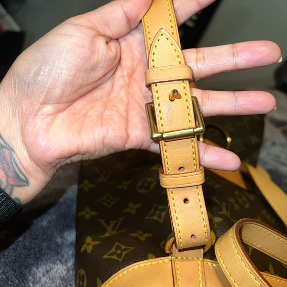 Louis Vuitton Montsouris MM - Picture 13 of 14